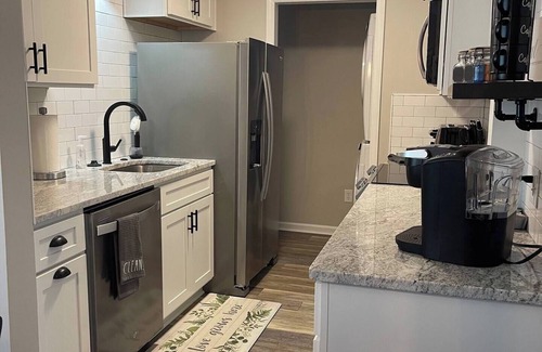 Blowing Rock Condo | The Rhodie Blowing Rock. Ground Floor Condo. 2BR 2BA Walk to Town.
