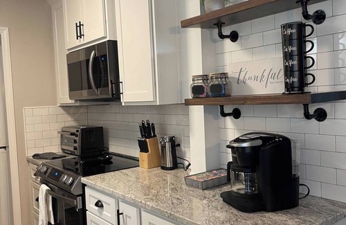 Blowing Rock Condo | The Rhodie Blowing Rock. Ground Floor Condo. 2BR 2BA Walk to Town.