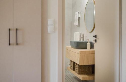 Artemisia Apartment | The Ridgehouse