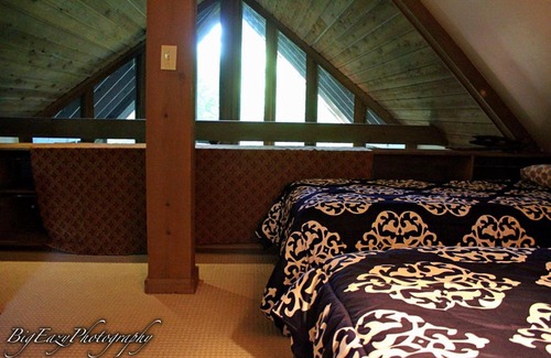 Folsom Bed & Breakfast | The River Chalet