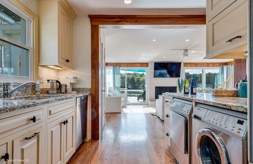 Algonquin House | The River House/Stunning Riverfront/Scenic Views/Water Sports/Steps to Marina