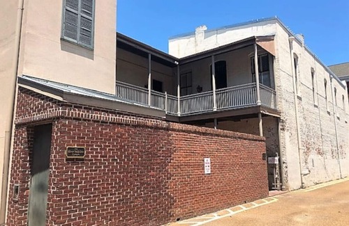 Natchez House | The River Walk Inn - Rooms 801-806