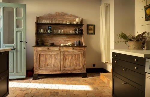 Gye-sur-Seine House | The Riverhouse, magical house with garden by the river Seine