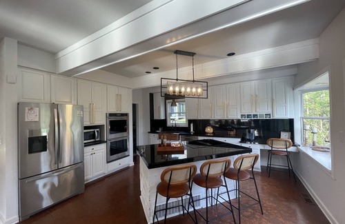 Dublin House | THE RIVERHOUSE-RIVERFRONT. 3 minutes to Bridge Park, Columbus Zoo