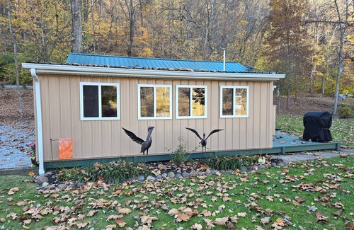 Loudonville Cottage | The Riverside Cottage. Charming 2-bedroom cottage on the Mohican River