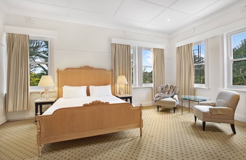 Robertson House | The Robertson Hotel