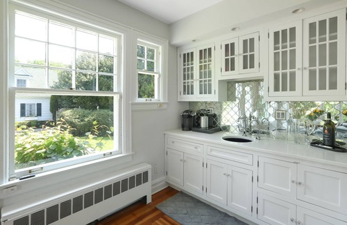 East Patchogue House | The Robinson Estate w/Greenhouse, Inground Pool family & pet-friendly