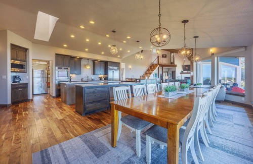 Seal Rock House | The Rock, Sleeps 12, WiFi, Oceanfront, Hot Tub, Theater Room, Private Beach Access, BBQ