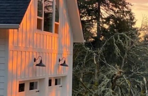 Silverton Apartment | The Rock Tree House - A place to unwind and renew.n