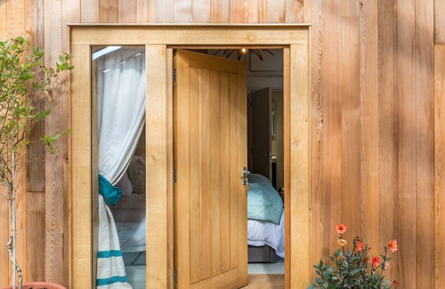 Salisbury Bed & Breakfast | The Room in the Garden