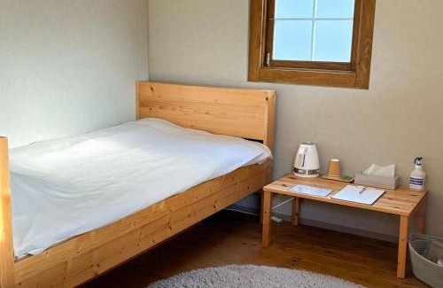 Toyo House | the room