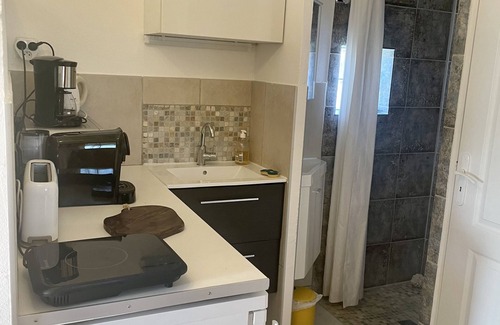 Saint-Laurent-d'Aigouze Bed & Breakfast | The room under the orange tree
