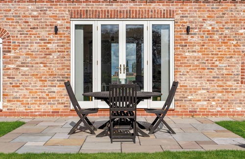 Frampton House | The Roost Barn Conversion in Rural Lincolnshire. Dog Friendly Accommodation!