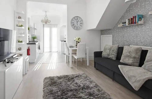 Gravesend Apartment | The Roost Group - 1 Bedroom - Ground