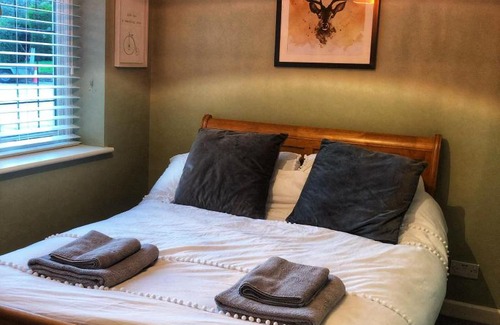 Billingshurst Apartment | The Rose Cottage