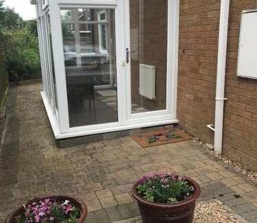 Swindon Apartment | The Rose Garden