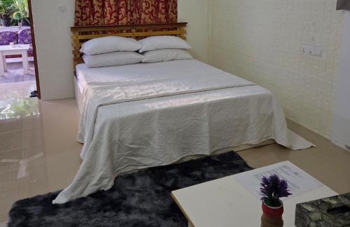 Hithadhoo Hotel | The Rose Garden House, Addu City, Maldives