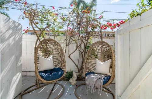 Beach Barber Tract House | The Rosemont - La Jolla Luxury