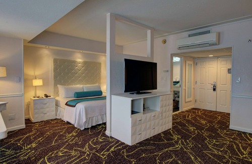 Roslyn Hotel | The Roslyn, Tapestry Collection by Hilton