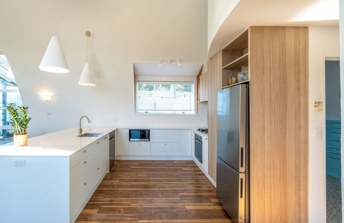 Surfdale House | The Round House - an architect-designed holiday home on Waiheke Island