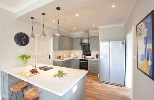 Woodbridge Cottage | THE ROUND HOUSE, pet friendly, with open fire in Framlingham