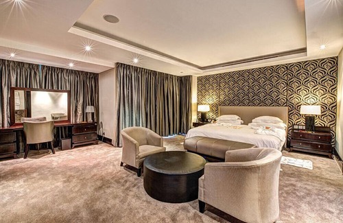 Boshoek Hotel | The Royal Marang Hotel