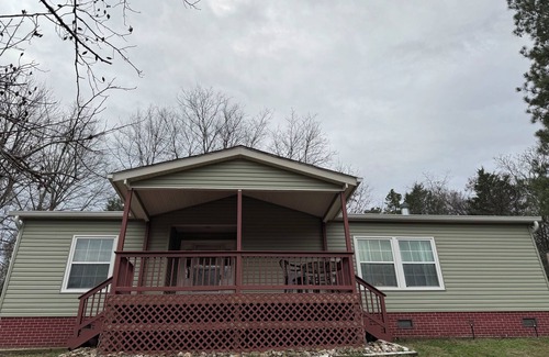 Royal House | The Royal RoadHousenCharming 2-bedroom house near Lake Ouachita