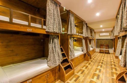 Chembur East Hotel | The Royal Stay Luxury Dormitory