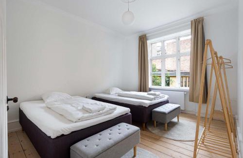 Osterbro Apartment | The Royale Retreat with 5 bedrooms