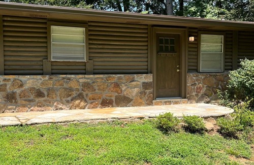 Wilburn Cabin | The Rustic Retreat Cabin on the Little Red River w/Fishing Dock