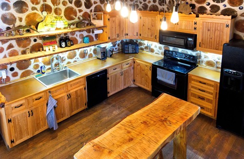 Philipsburg Cabin | The Sasquatch Sanctuary- “Montana’s Most Creative Vacation Retreat”