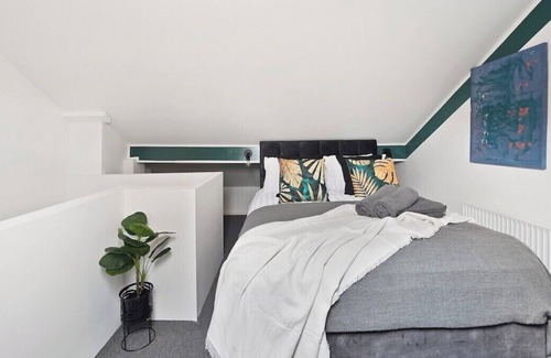 Newark upon Trent House | The Scandi Gem of Nottingham - Sleeps 10