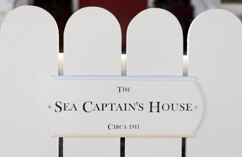 East Beach Villa | The Sea Captains House & Loft by Paradise Retreats