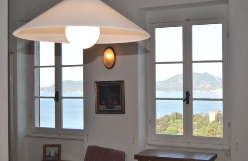 Pugliola Apartment | The sea in a room