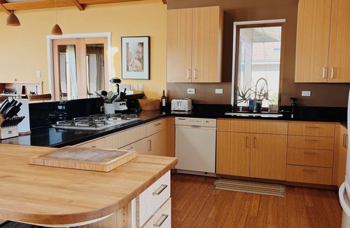 Fort Bragg House | The Sea Sanctuary - Beachfront Stunning Newer Home - Hot Tub
