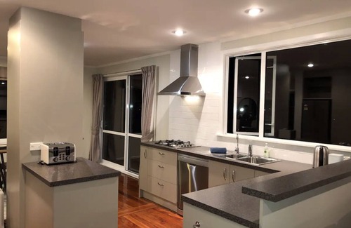Oamaru House | The Sea View BnB