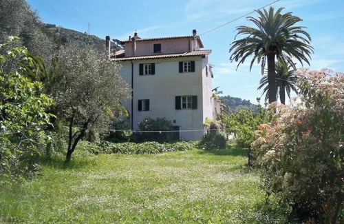 San Biagio della Cima Apartment | The Sea - White House