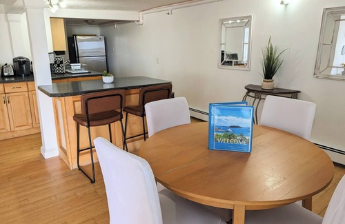 Onset Apartment | The Seaview Suite: GREAT VIEWS, VERY CLOSE TO BEACH!
