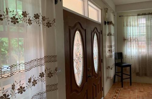 Roseau House | The Seclusive Mansion