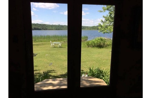 Newport Cottage | THE SECRET OF THE SWALLOWTAIL