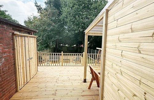 Oldham House | The Serene Stays - 3 Bed Home in Oldham Manchester