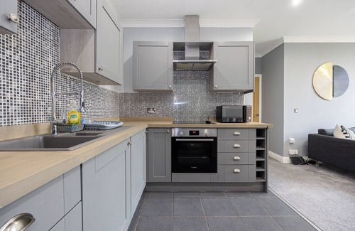 Wythenshawe Apartment | The Sharston- Close To Airport- Free Secure Parking