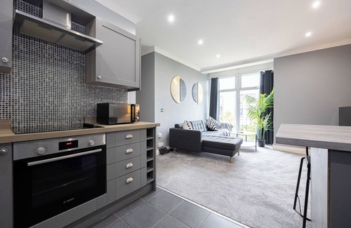 Wythenshawe Apartment | The Sharston- Close To Airport- Free Secure Parking