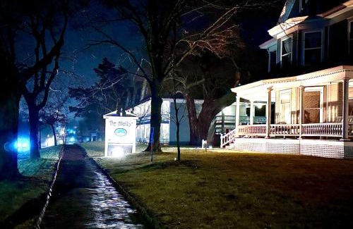 Shelbyville Hotel | The Shelby Inn