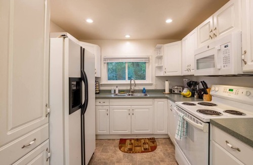 South Byron House | The Shepard Farmhouse on Acreage, a Private House