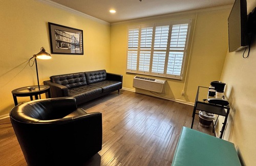 Batesville Hotel | The Sherman Inn