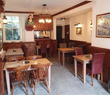 Portloe Bed & Breakfast | The Ship Inn