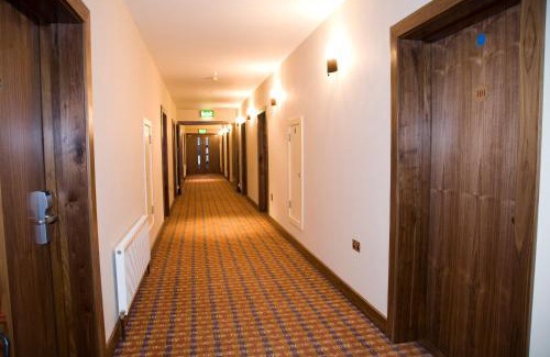 Drummond Etra Hotel | The Shirley Arms Hotel