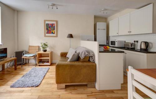 Cirencester Apartment | The Shop By Treetop Property