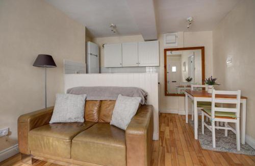 Cirencester Apartment | The Shop By Treetop Property